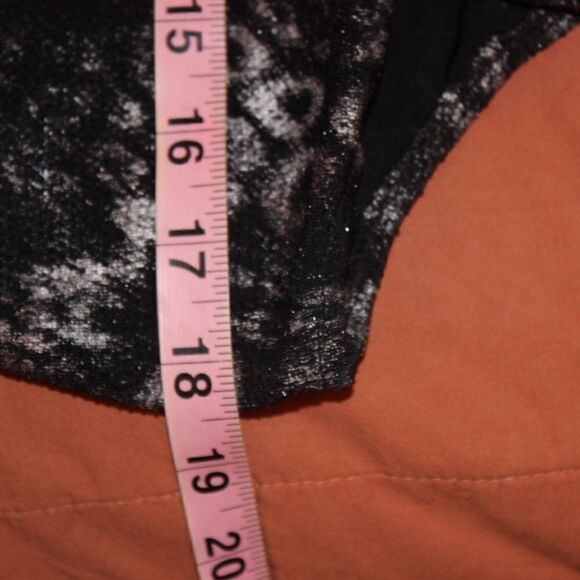 Alex Evenings Black & Gray Scoop Neck Tank Tops Women's Size L - Picture 5 of 6